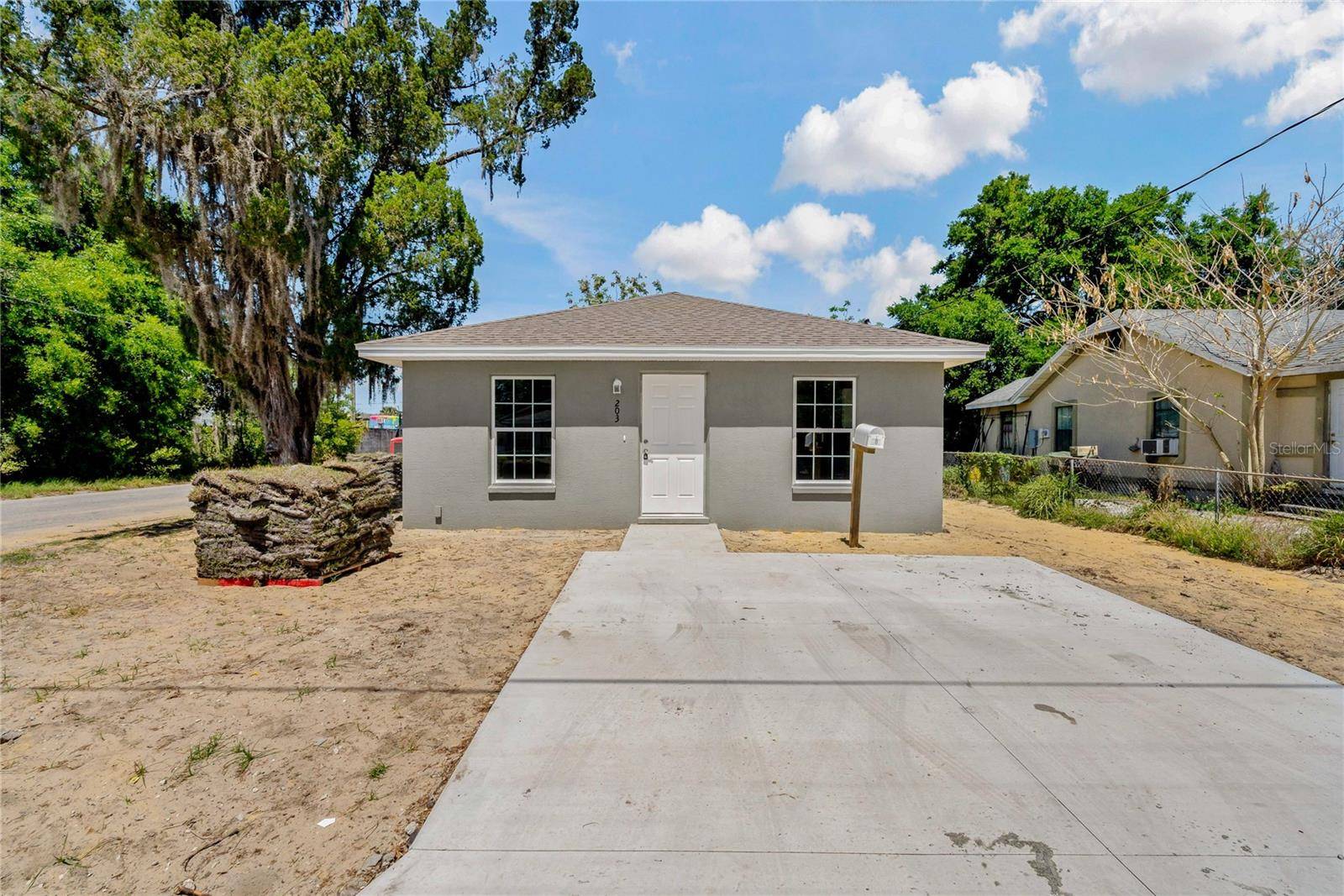 Winter Haven, FL 33881,203 AVENUE S  NE