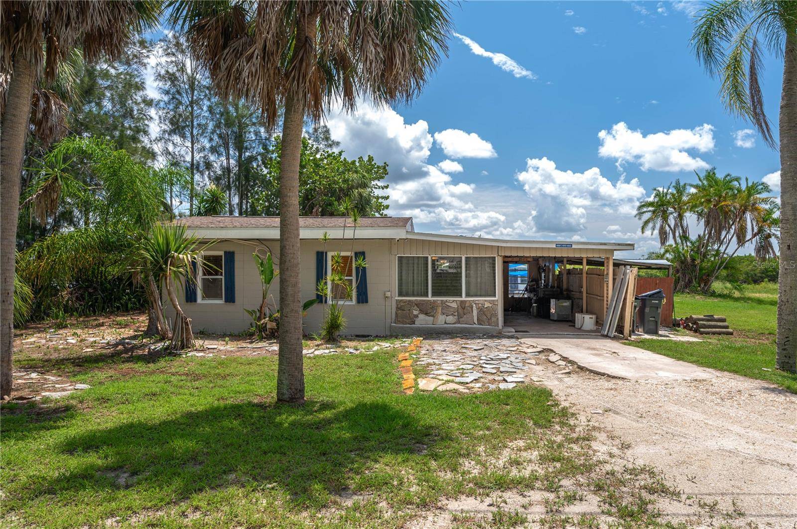 Ruskin, FL 33570,1422 BAYSHORE RD