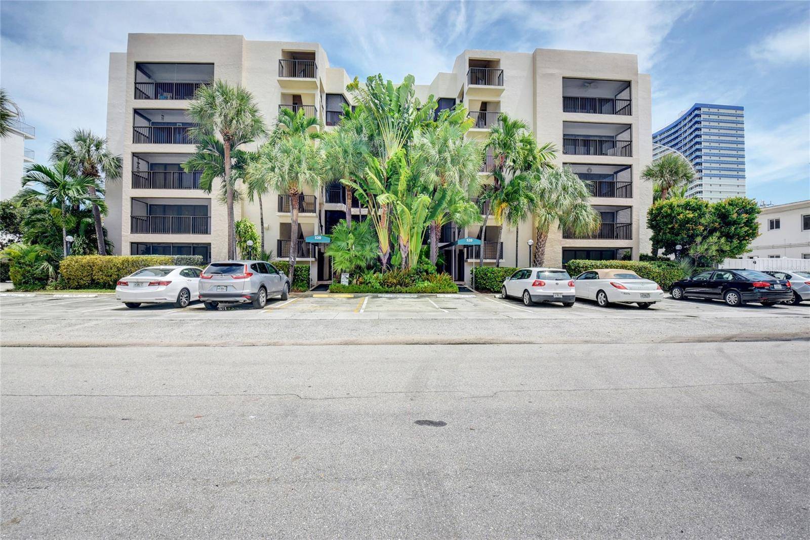 Fort Lauderdale, FL 33304,520 ORTON AVE #204