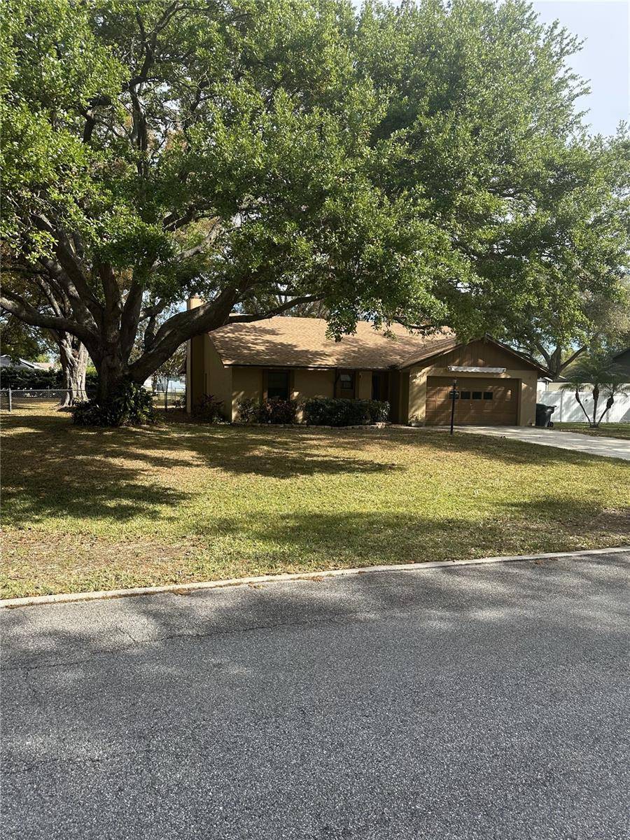Auburndale, FL 33823,907 VAN DR