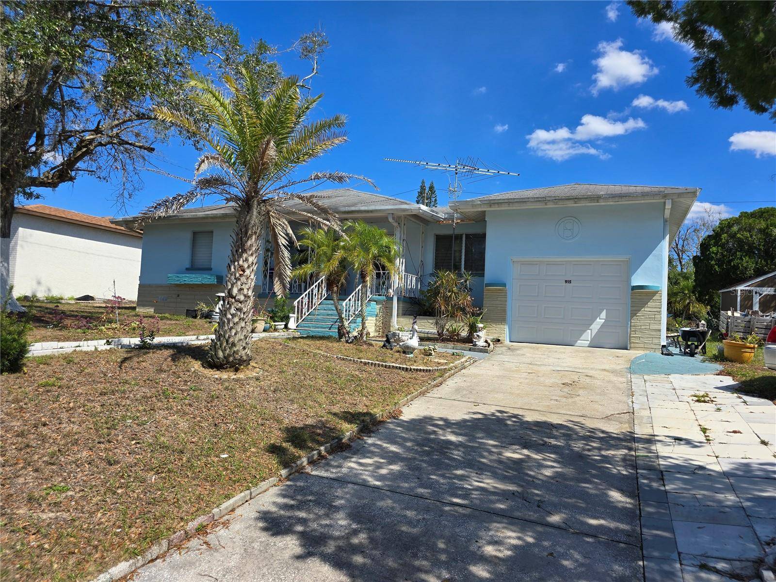 Lake Wales, FL 33853,915 EXMOOR WAY
