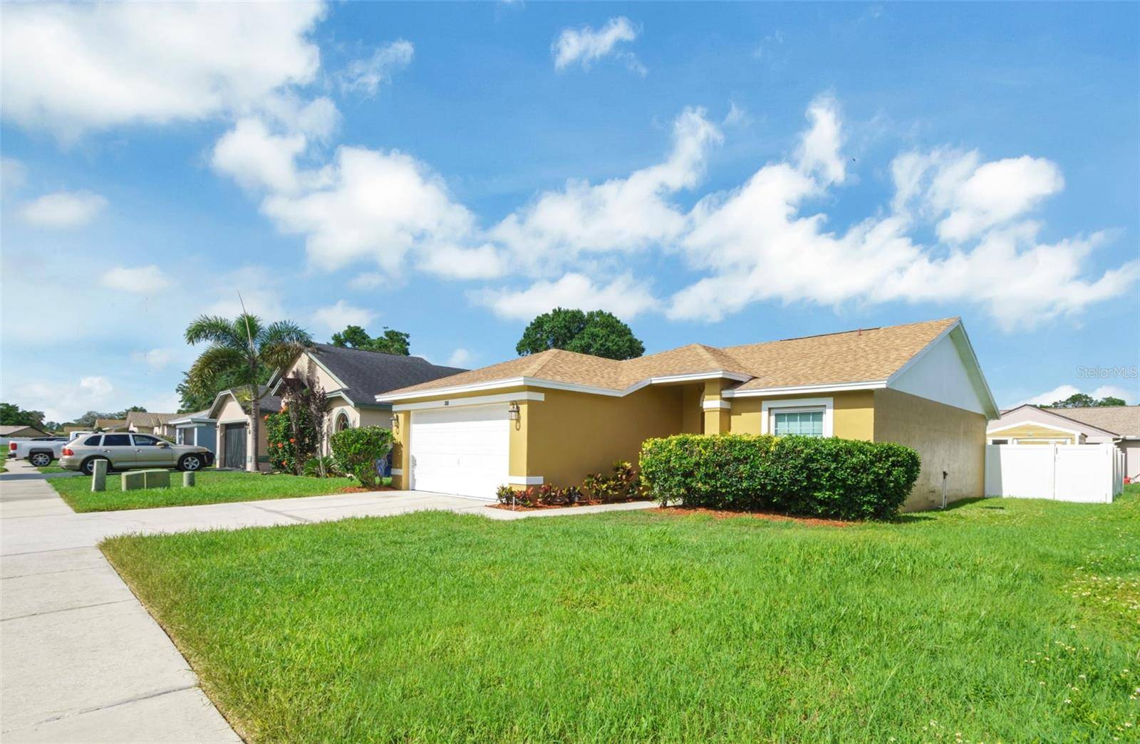Winter Haven, FL 33880,251 KINGS POND AVE