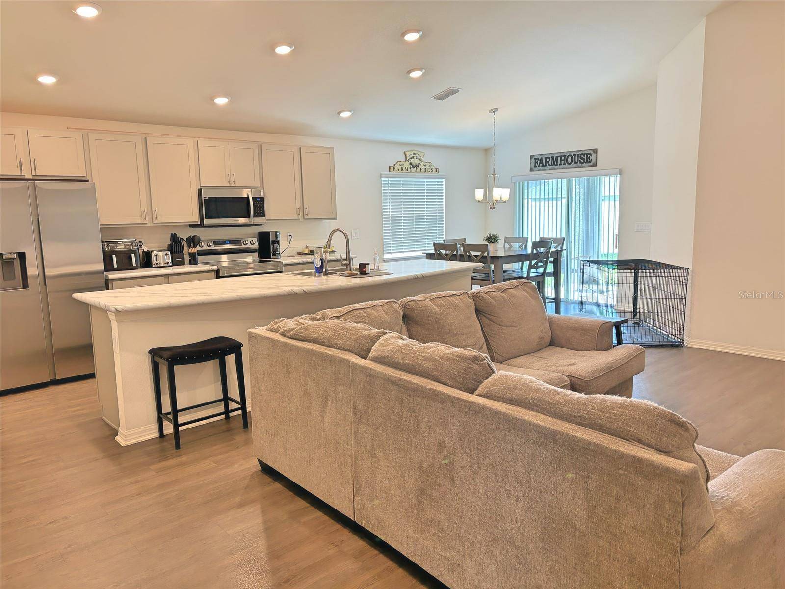 Polk City, FL 33868,737 DAPHNE DR