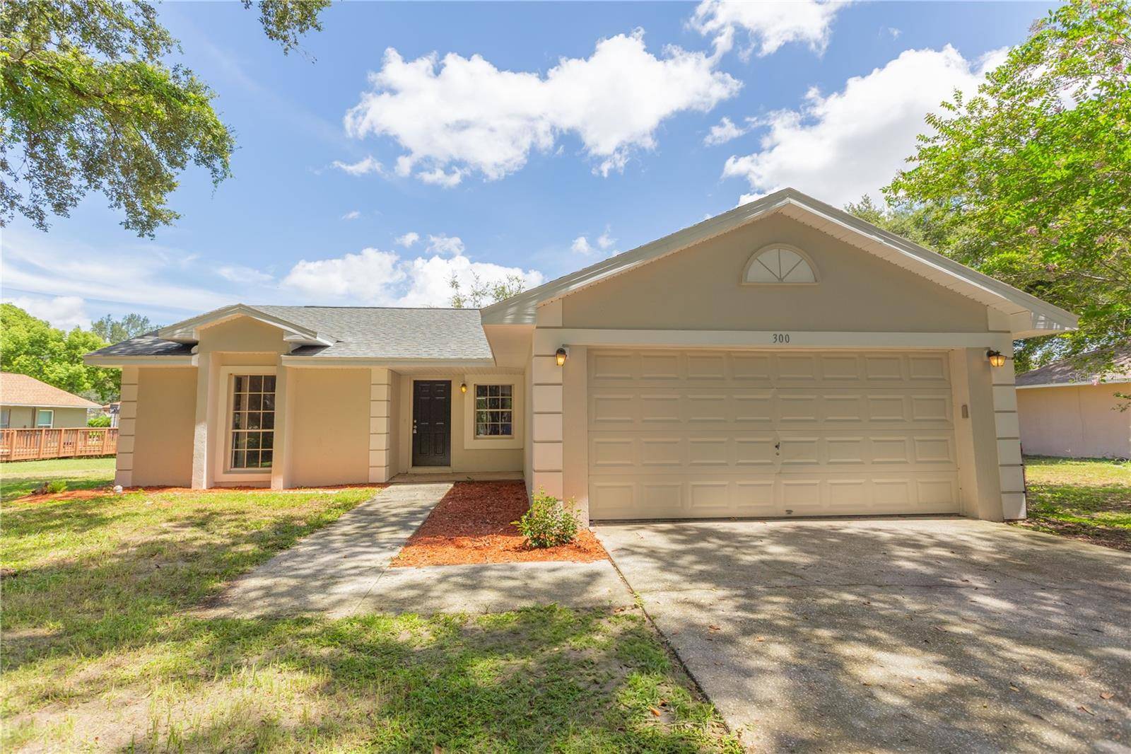 Minneola, FL 34715,300 E WASHINGTON ST