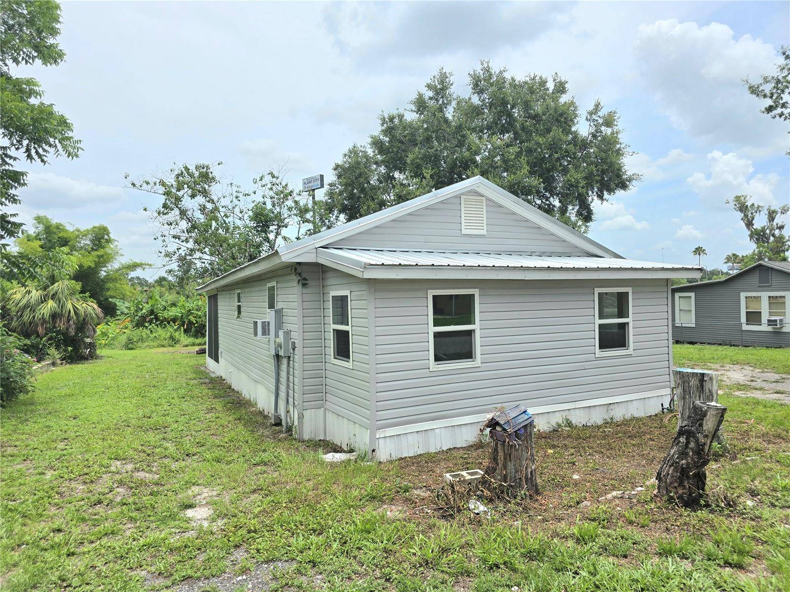 Plant City, FL 33563,702 HILLSBORO ST