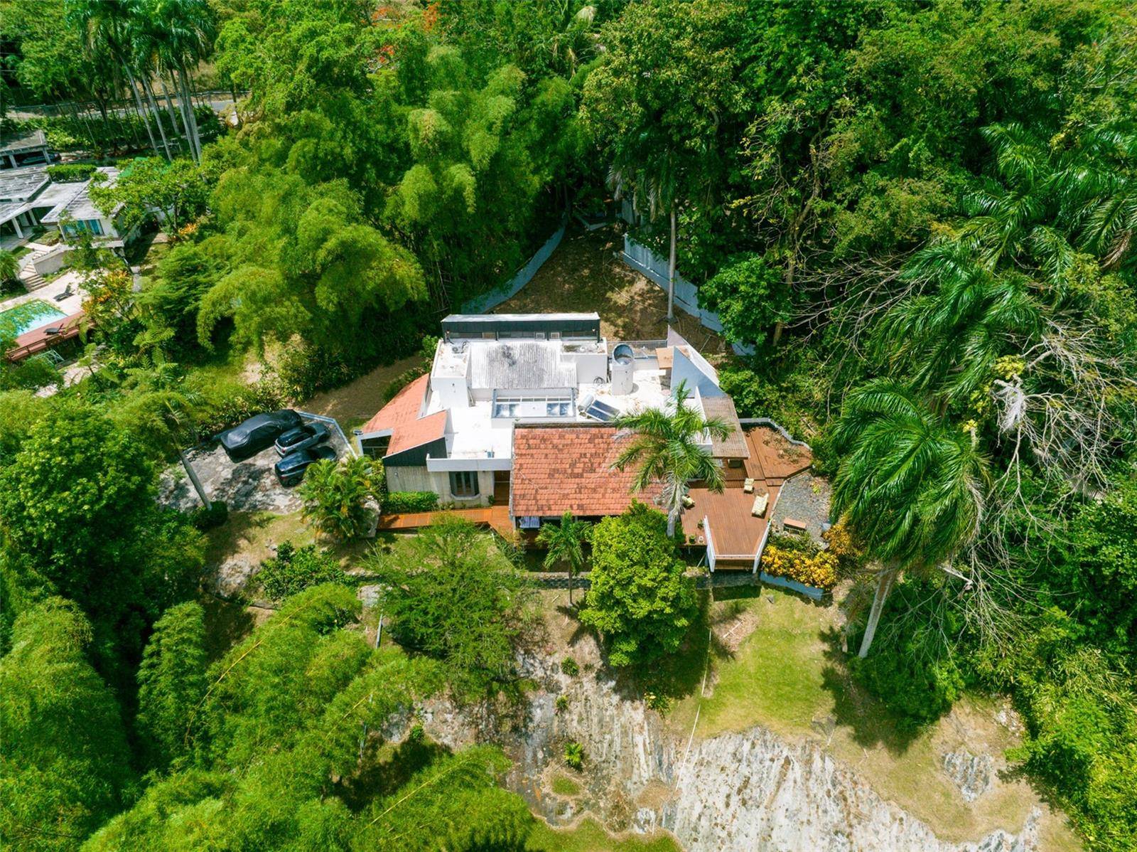 Guaynabo, PR 00971,19 CALLE CAMINO REAL