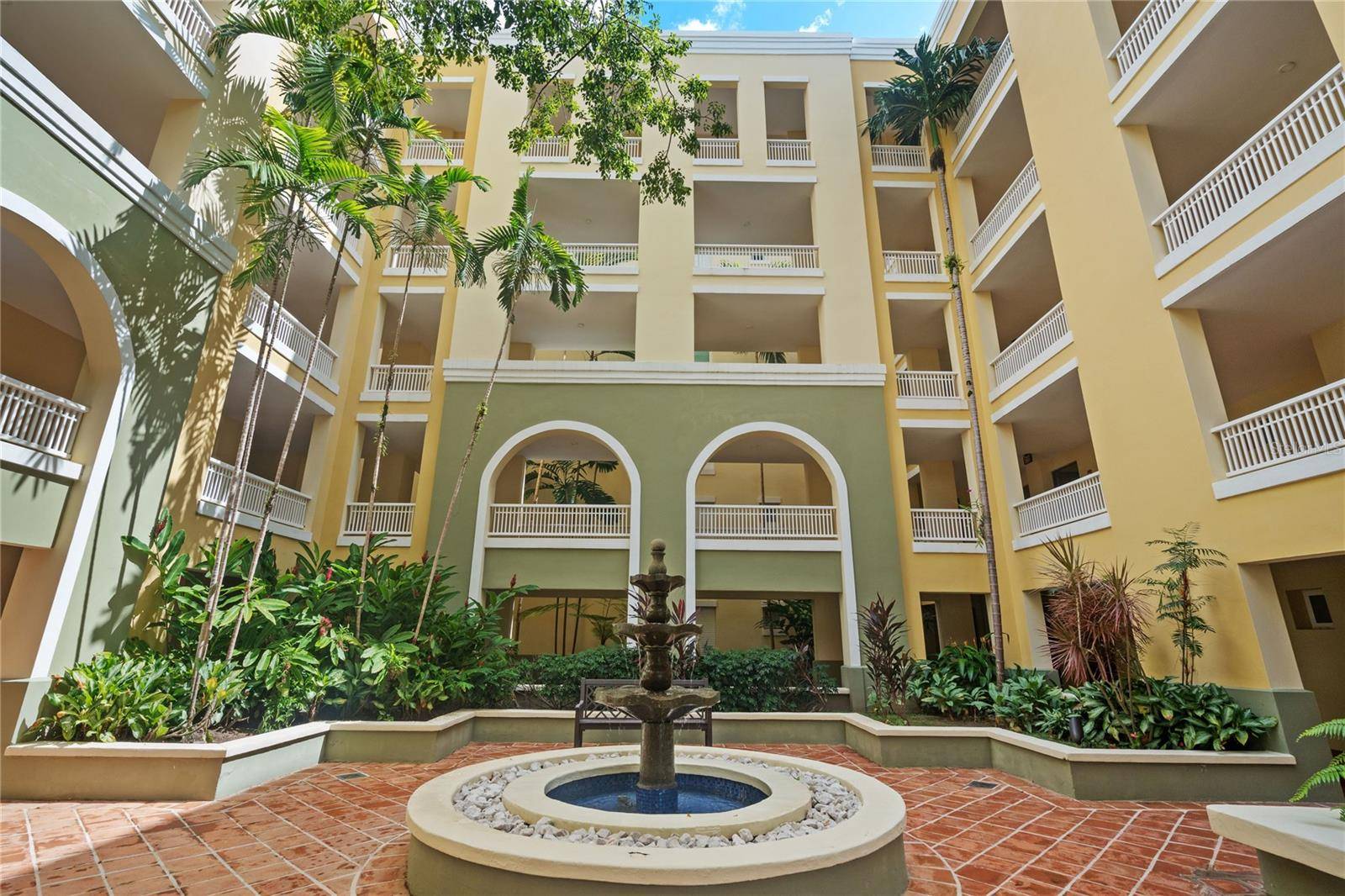 Humacao, PR 00791,400 OCEAN DRIVE #444
