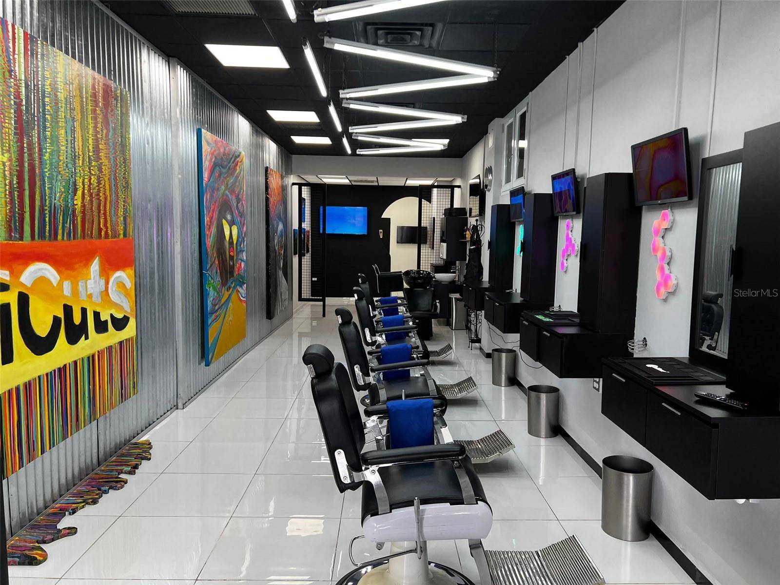 San Juan, PR 00927,SAN FRANCISCO SHOPPING (BARBERIA) AVE. DE DIEGO #G16B