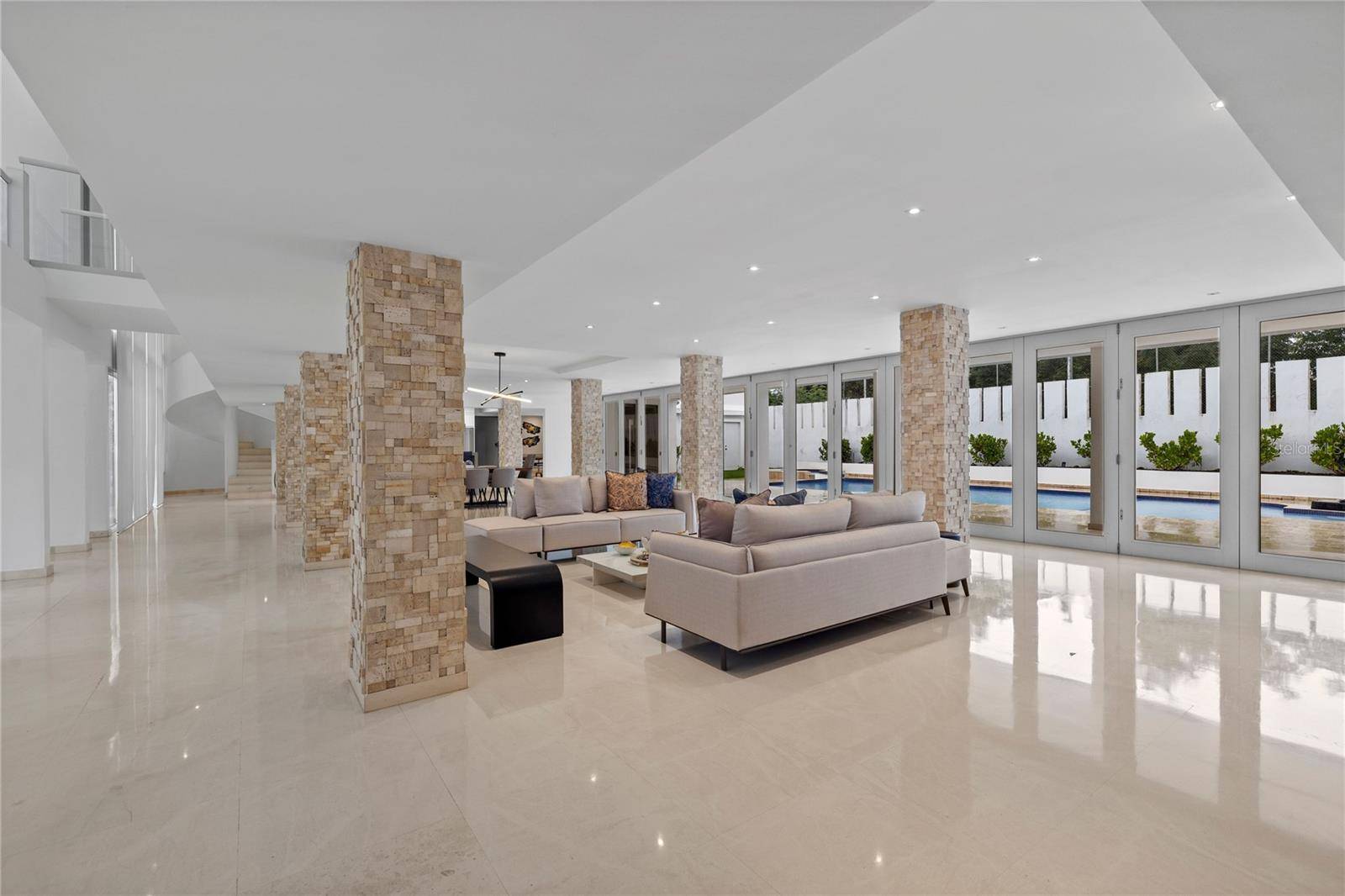 Guaynabo, PR 00969,La Villa de Torrimar REINA VICTORIA