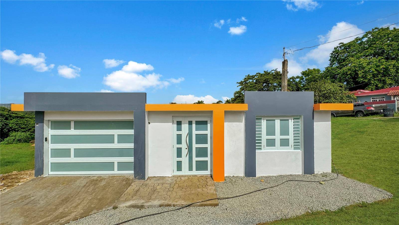 Toa Alta, PR 00953,C-15 CALLE 1 PRECIOSAS VISTAS DEL LAGO DEV