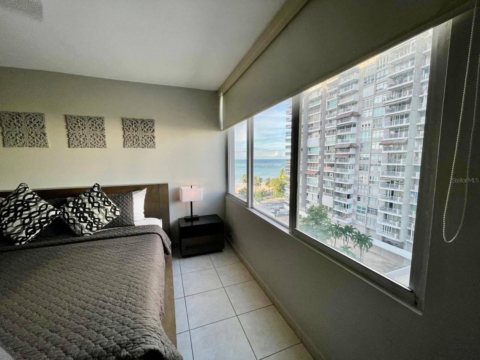 Carolina, PR 00979,37 AVE ISLA VERDE #815