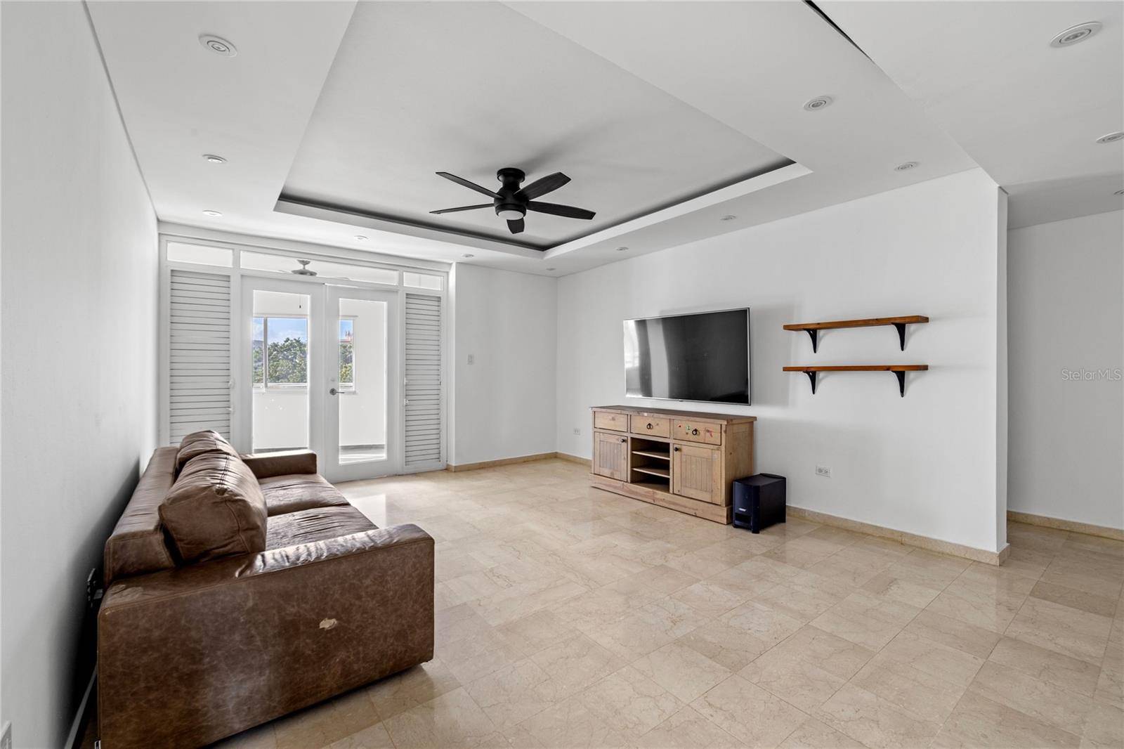 Guaynabo, PR 00966,105 AVE. ORTEGON #1001