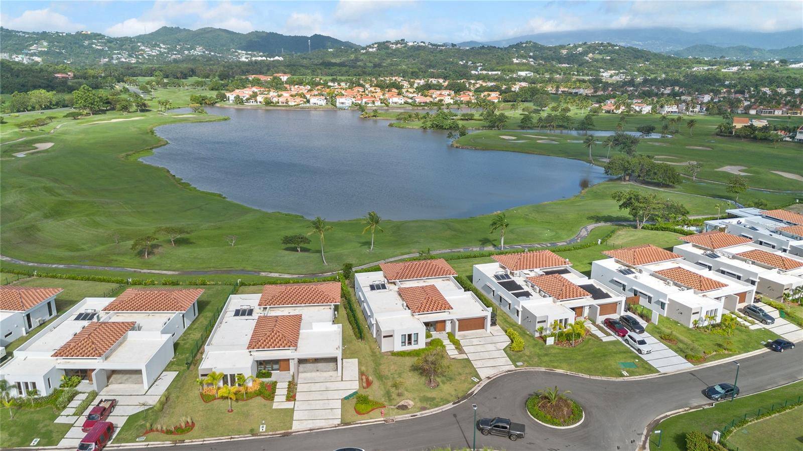 Humacao, PR 00791,10 LOS LAGOS
