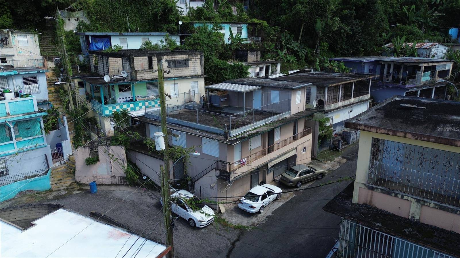 Manati, PR 00674,Calle Principal ESQ CALLE. DEL POZO