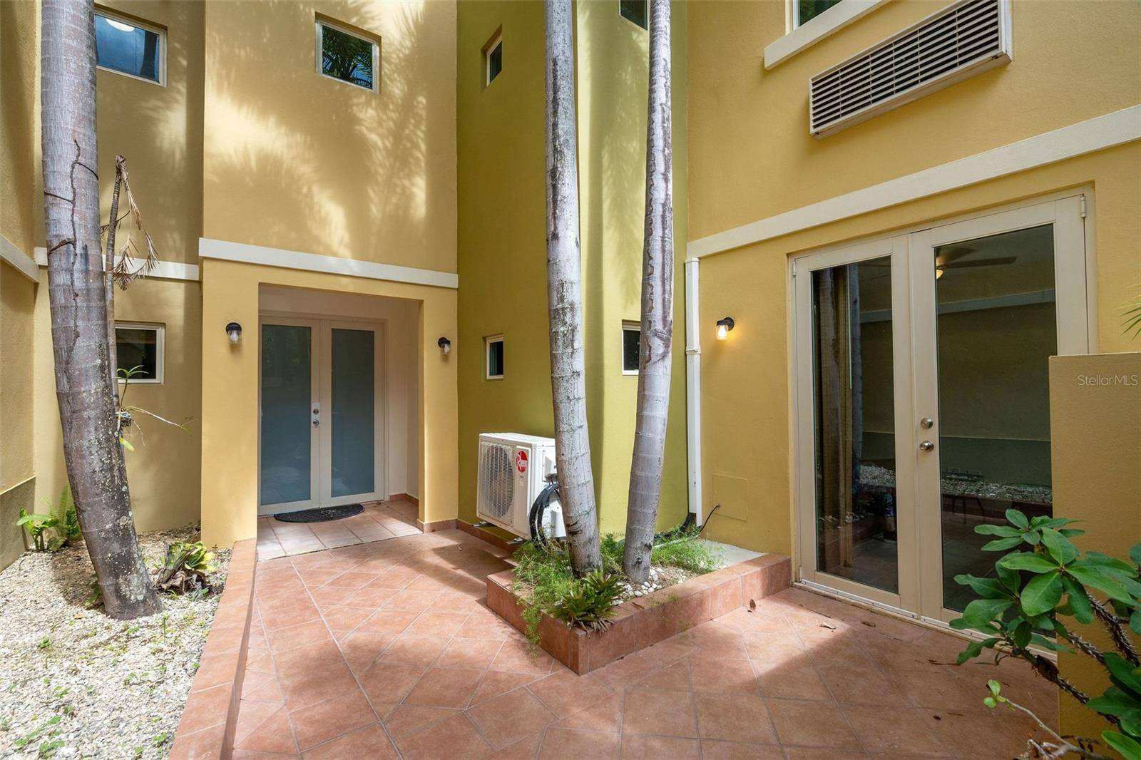 Humacao, PR 00791,90 CANDELERO DRIVE #13