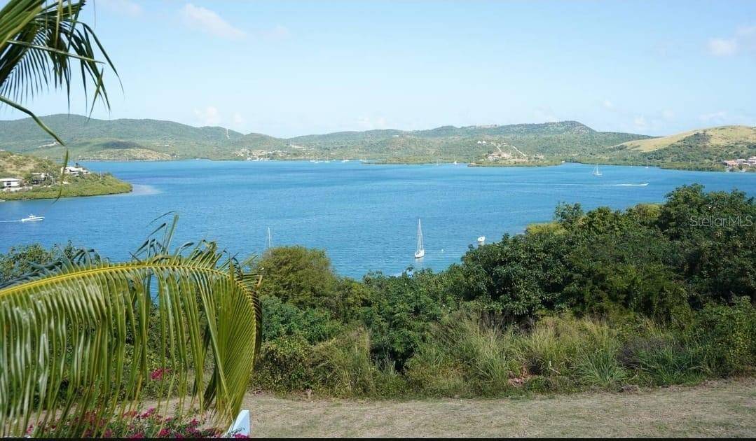 Culebra, PR 00775,Carr. 250 KM 2.5 COND. MARINA BAHIA #202