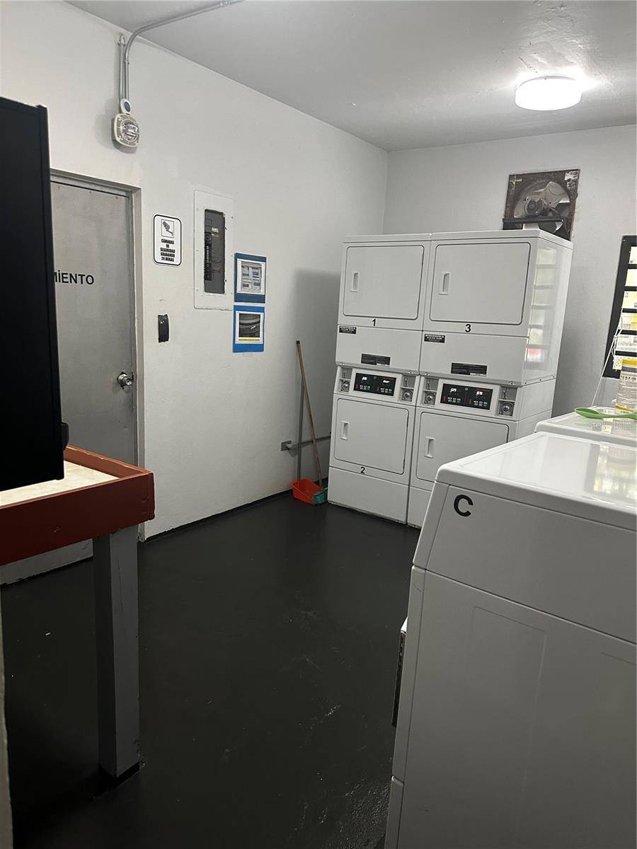 Guaynabo, PR 00968,J10 AVE SAN PATRICIO #601