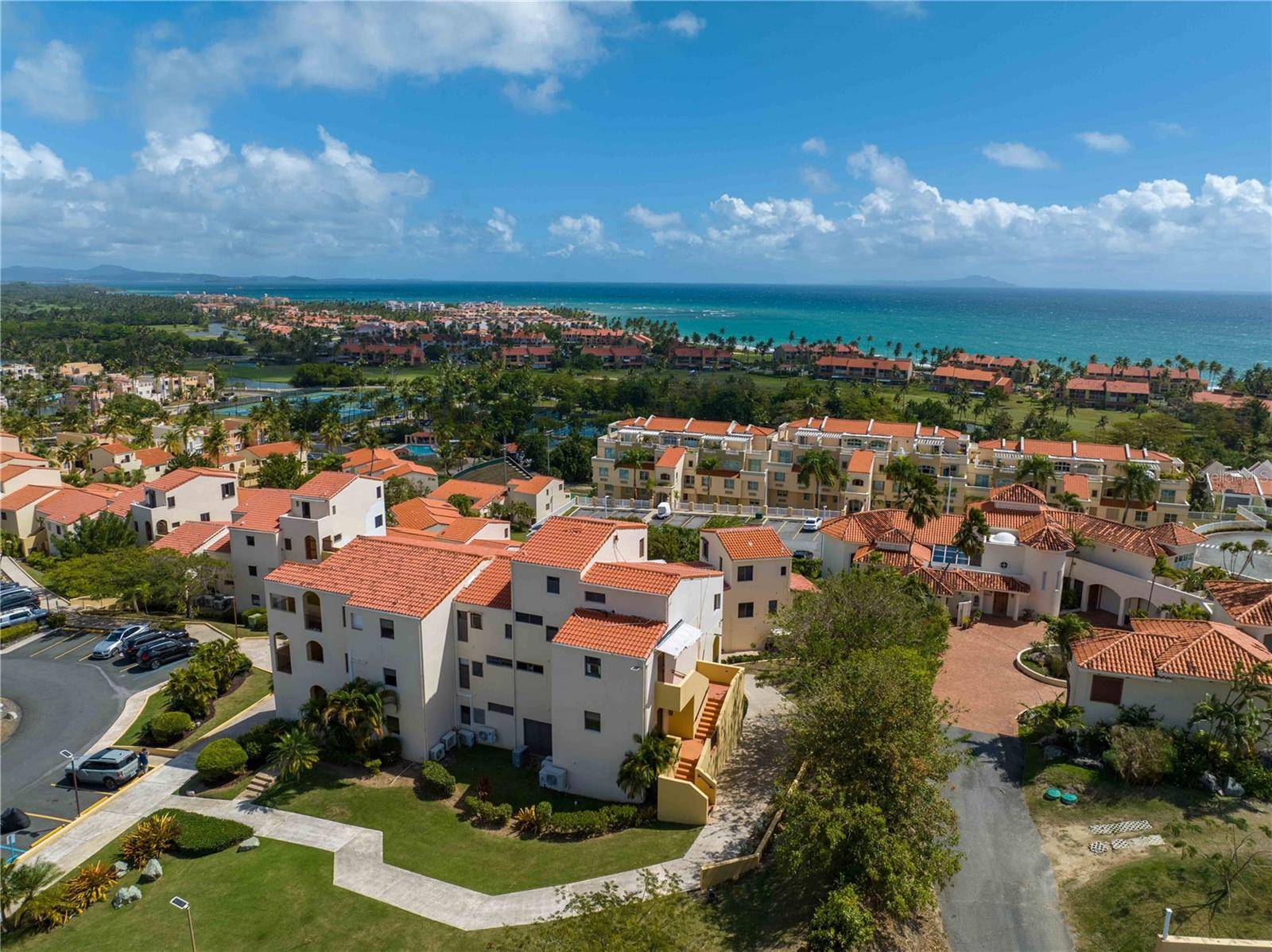 Humacao, PR 00791,100 CANDELERO #2129