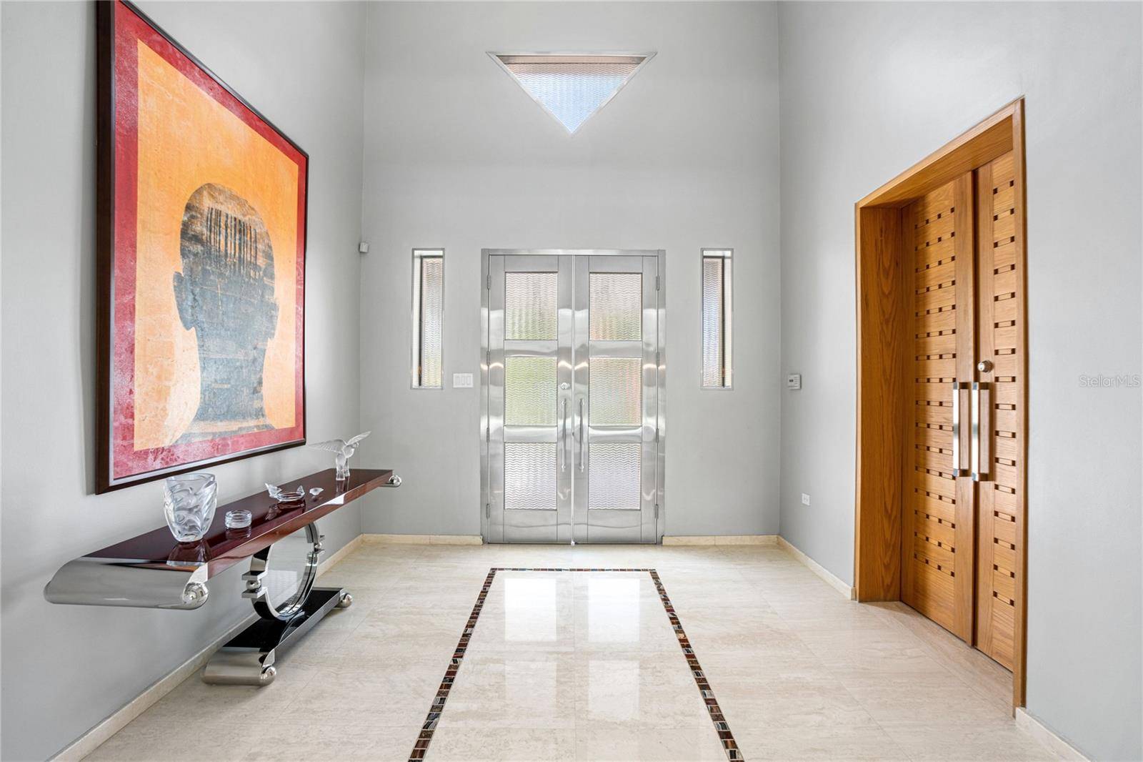 Guaynabo, PR 00968,9 CASTANA ST
