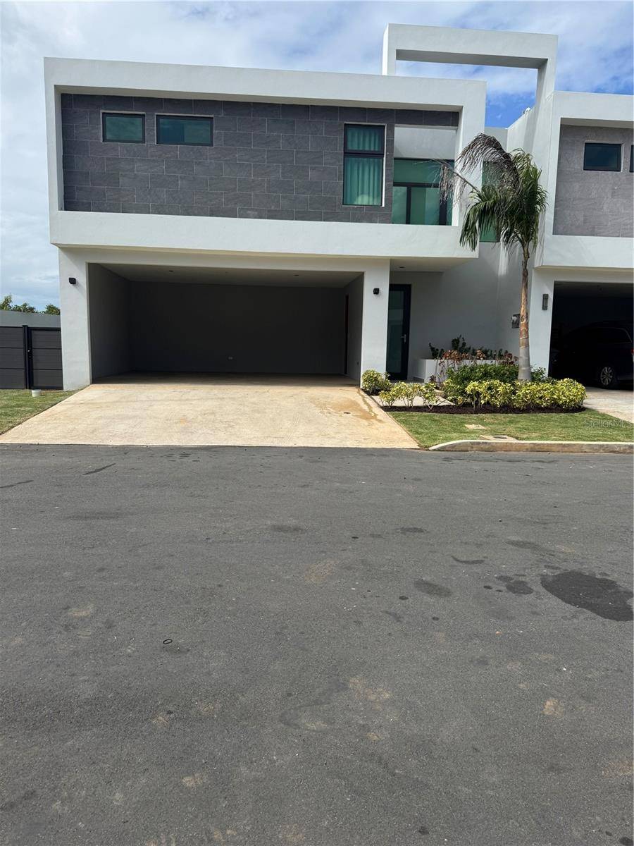 Bayamon, PR 00959,THE VILLAS AT RIO #96