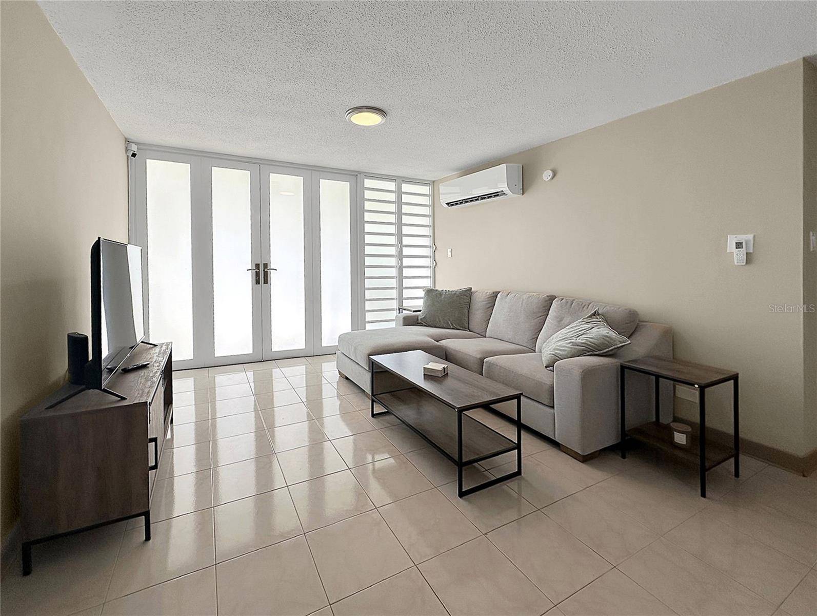 Carolina, PR 00979,7 AVENIDA LAGUNA #Apt GB, 7