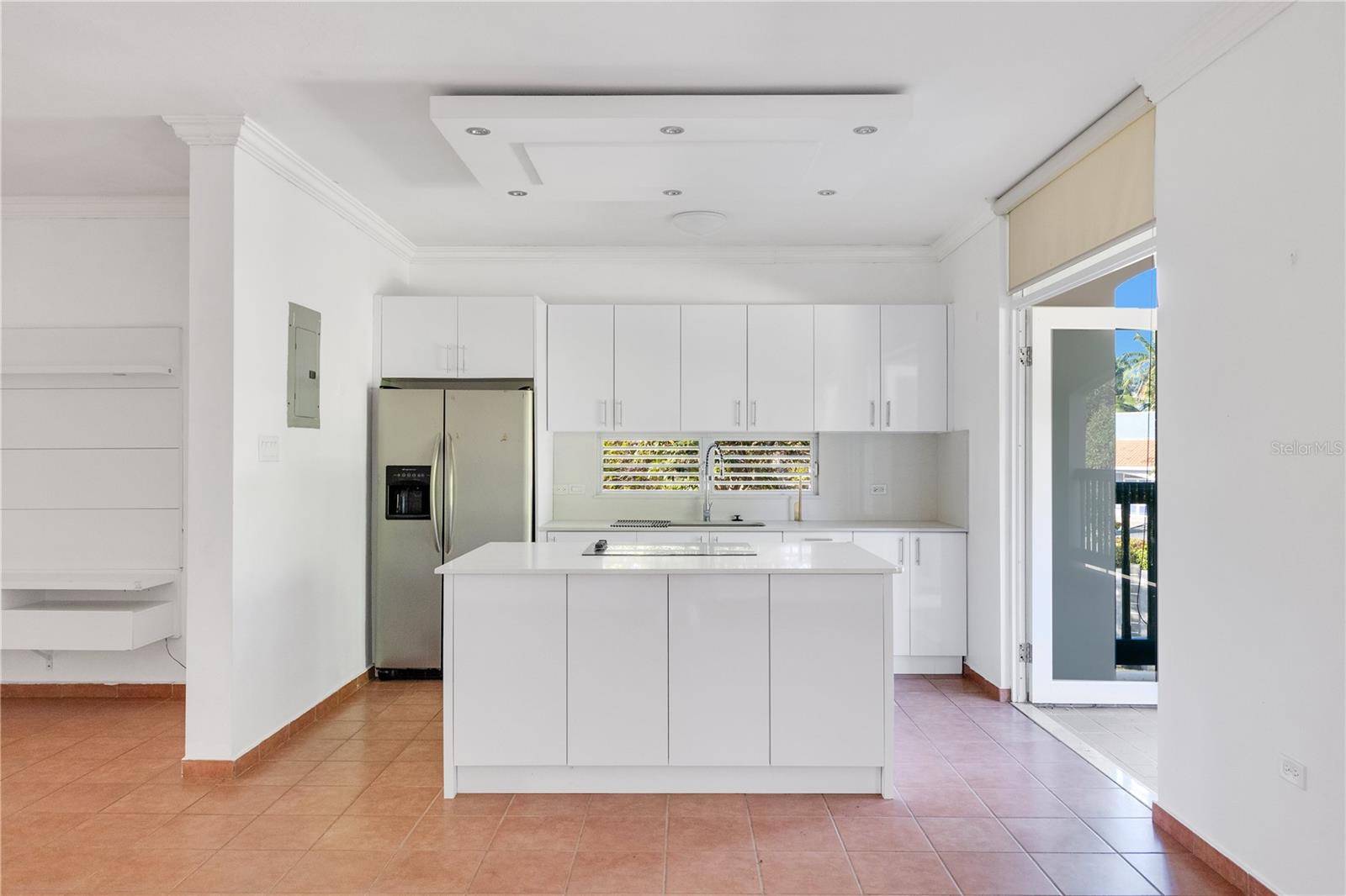 Vega Alta, PR 00692,711 N COAST VLG #122