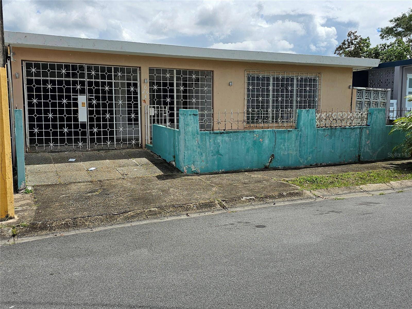 Carolina, PR 00985,501-783306 VILLA CAROLINA CALLE 6 #26-4