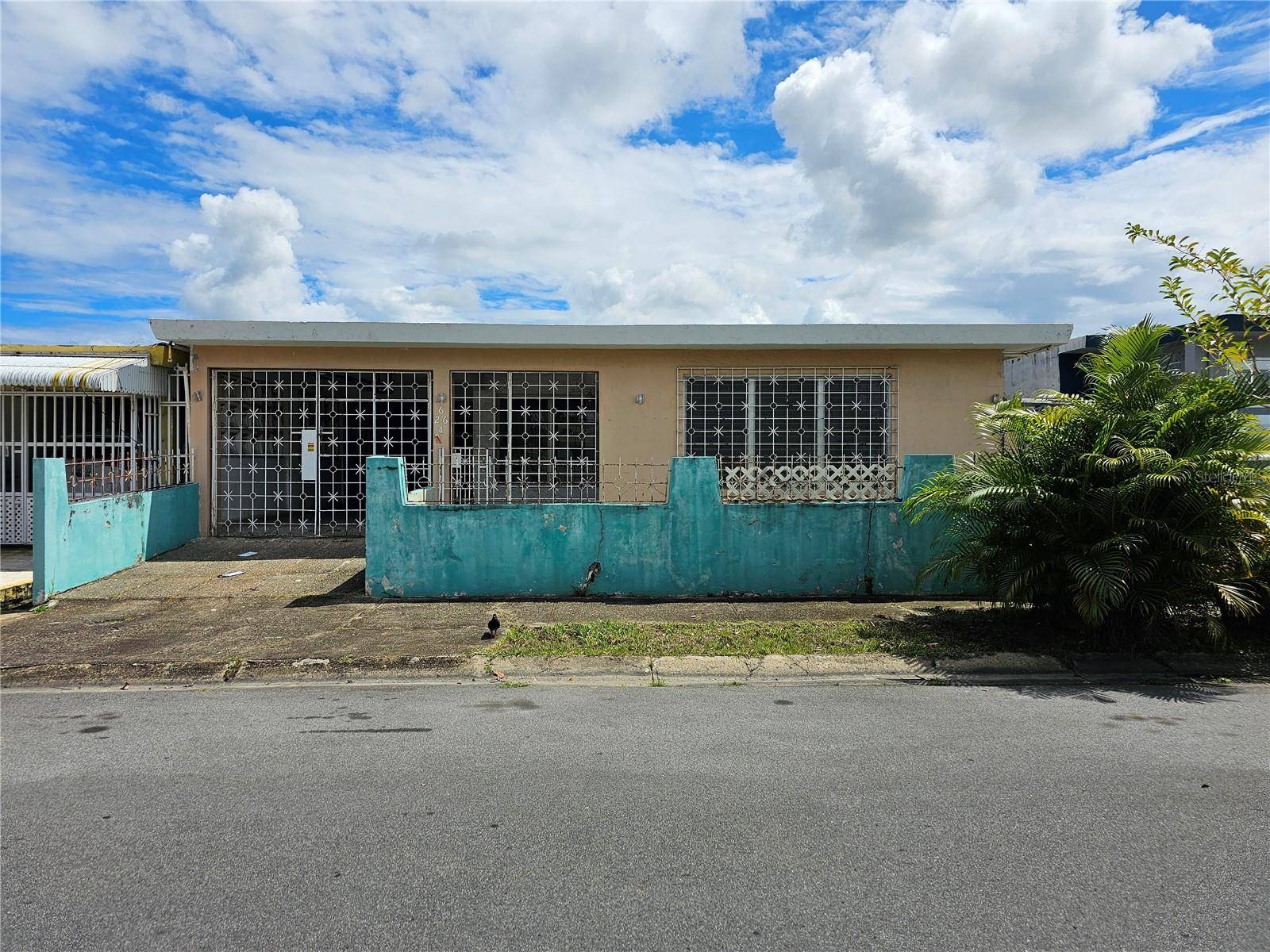 Carolina, PR 00985,501-783306 VILLA CAROLINA CALLE 6 #26-4