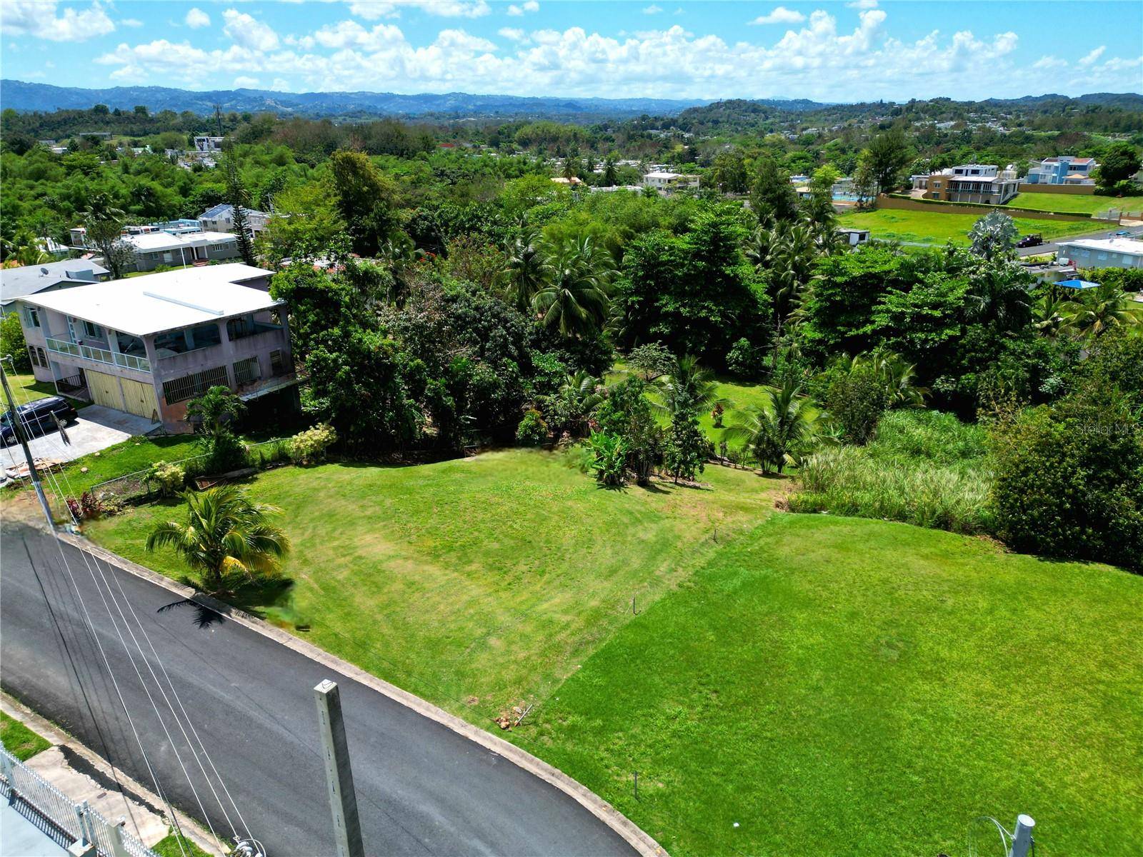 Toa Alta, PR 00953,Cemi URB. HACIENDA DEL CARIBE #B6