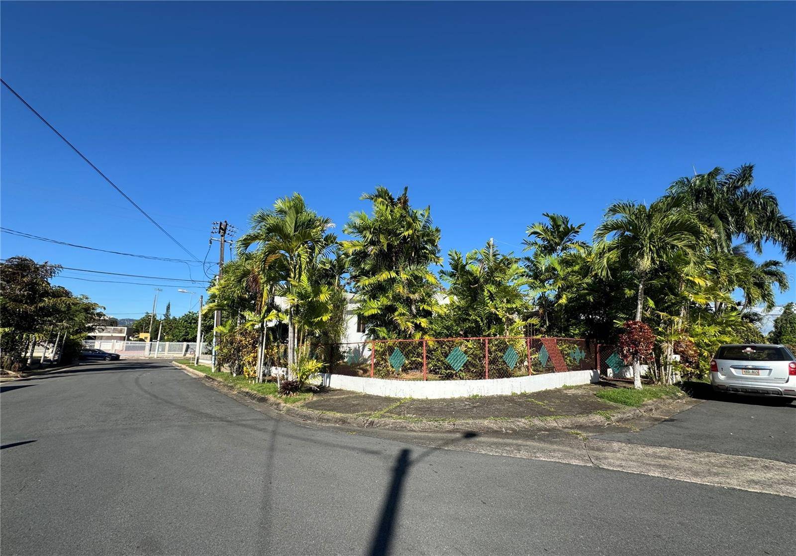 Caguas, PR 00725,CALLE D EL VERDE SUR #B-1