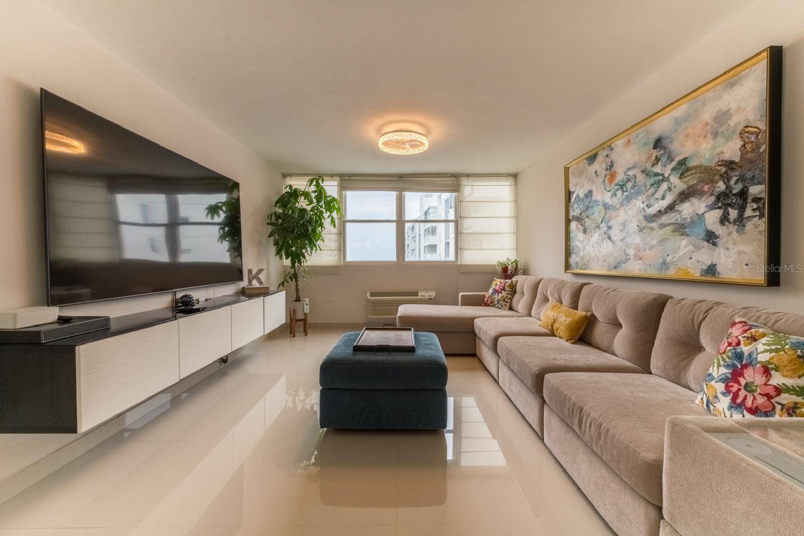 Carolina, PR 00979,9546 Calle Diaz Way ISLA VERDE #1109- PH