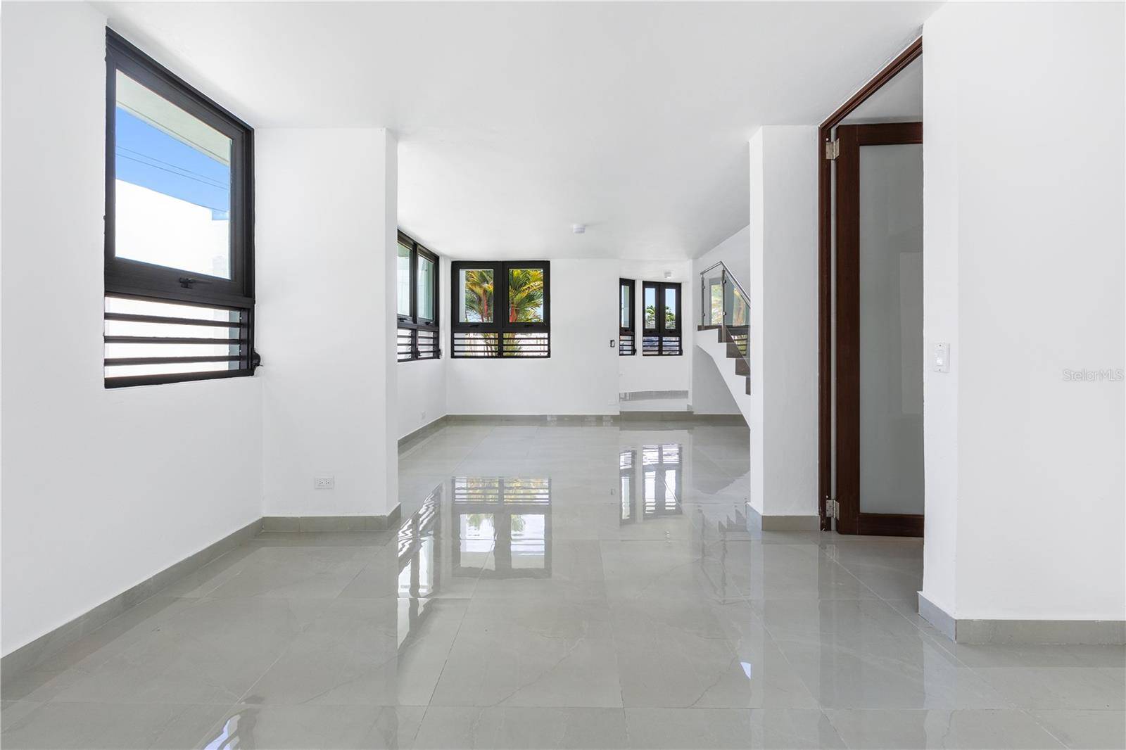 Guaynabo, PR 00966,TINTILLO TINTILLO