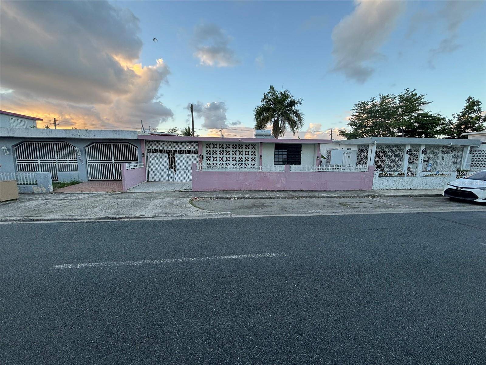 Carolina, PR 00983,Ave Jorge Vazquez URB. VISTAMAR J662