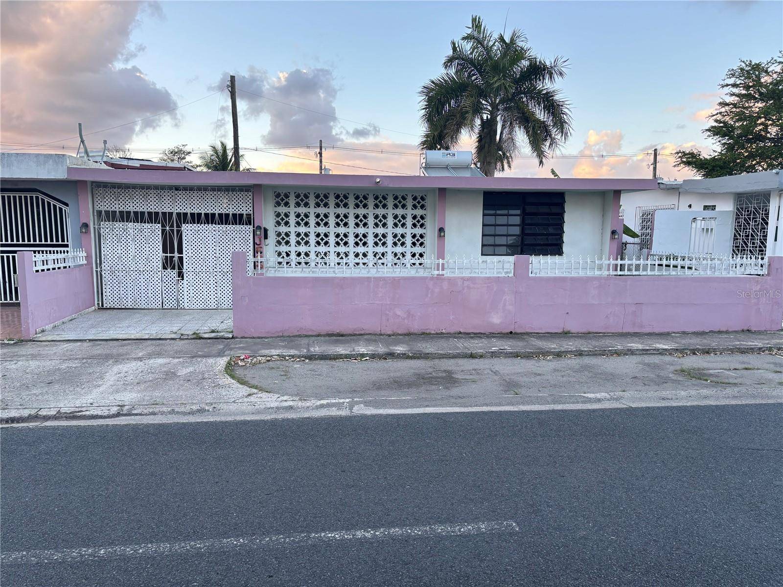 Carolina, PR 00983,Ave Jorge Vazquez URB. VISTAMAR J662