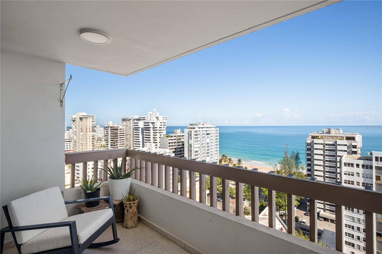 San Juan, PR 00911,70 KINGS COURT #17C