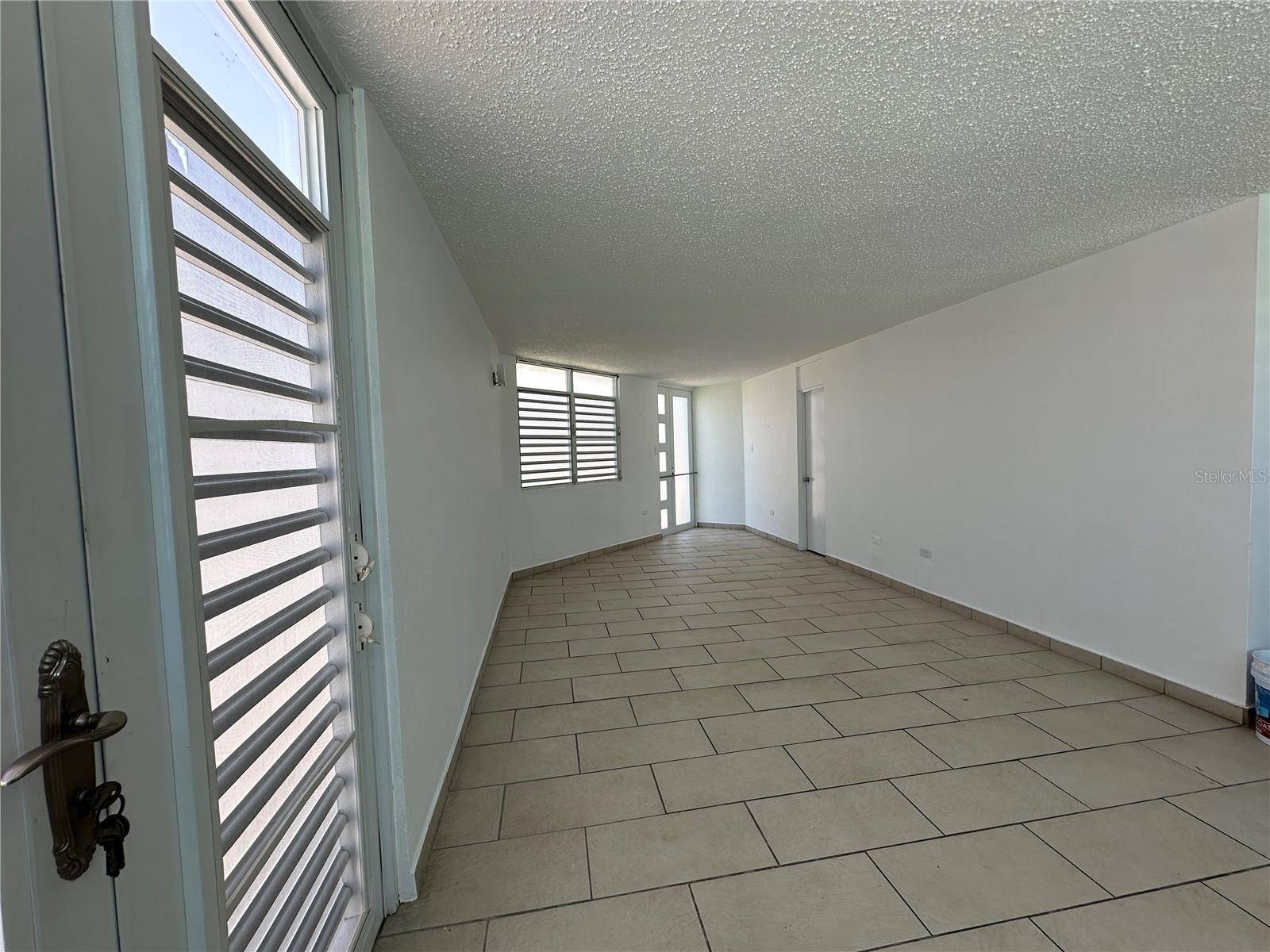Catano, PR 00962,9 PLAZA #RD8