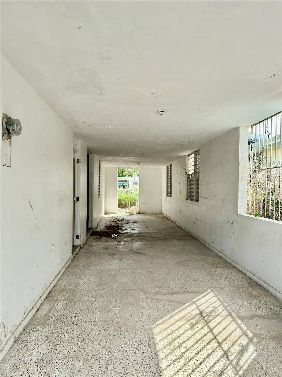 Ponce, PR 00728,33 JARDINES DEL CARIBE RD