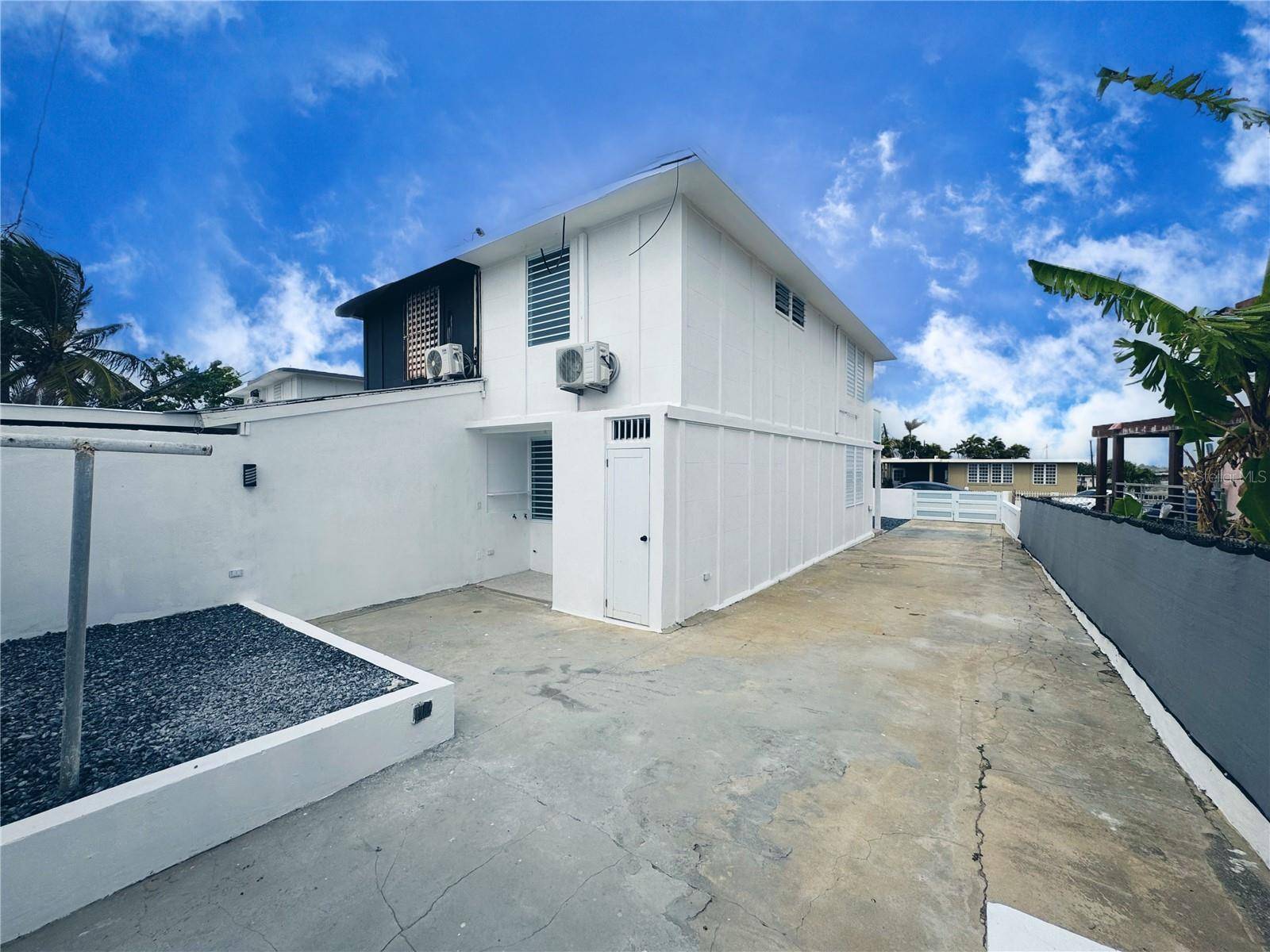 Isabela, PR 00662,Urb Costa Brava CALLE ZIRCONIA G-136 B