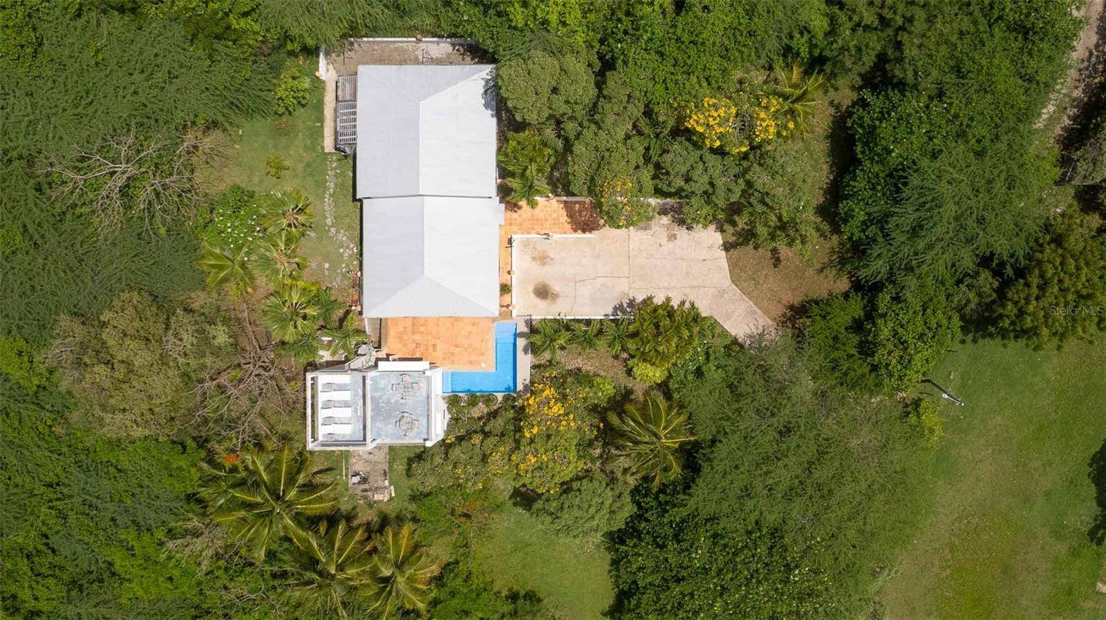 Vieques, PR 00765,20 CALLE RAMOS RIVERA