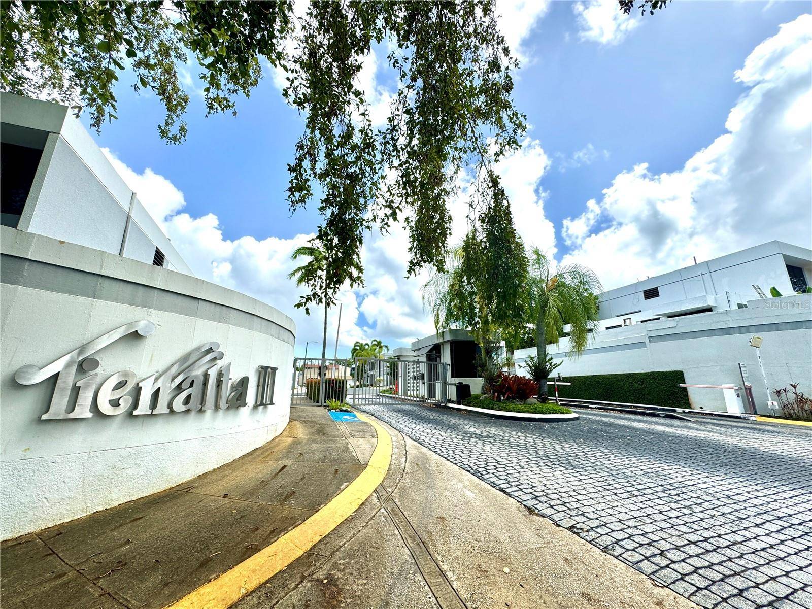 Guaynabo, PR 00966,M-12 TORTOLA