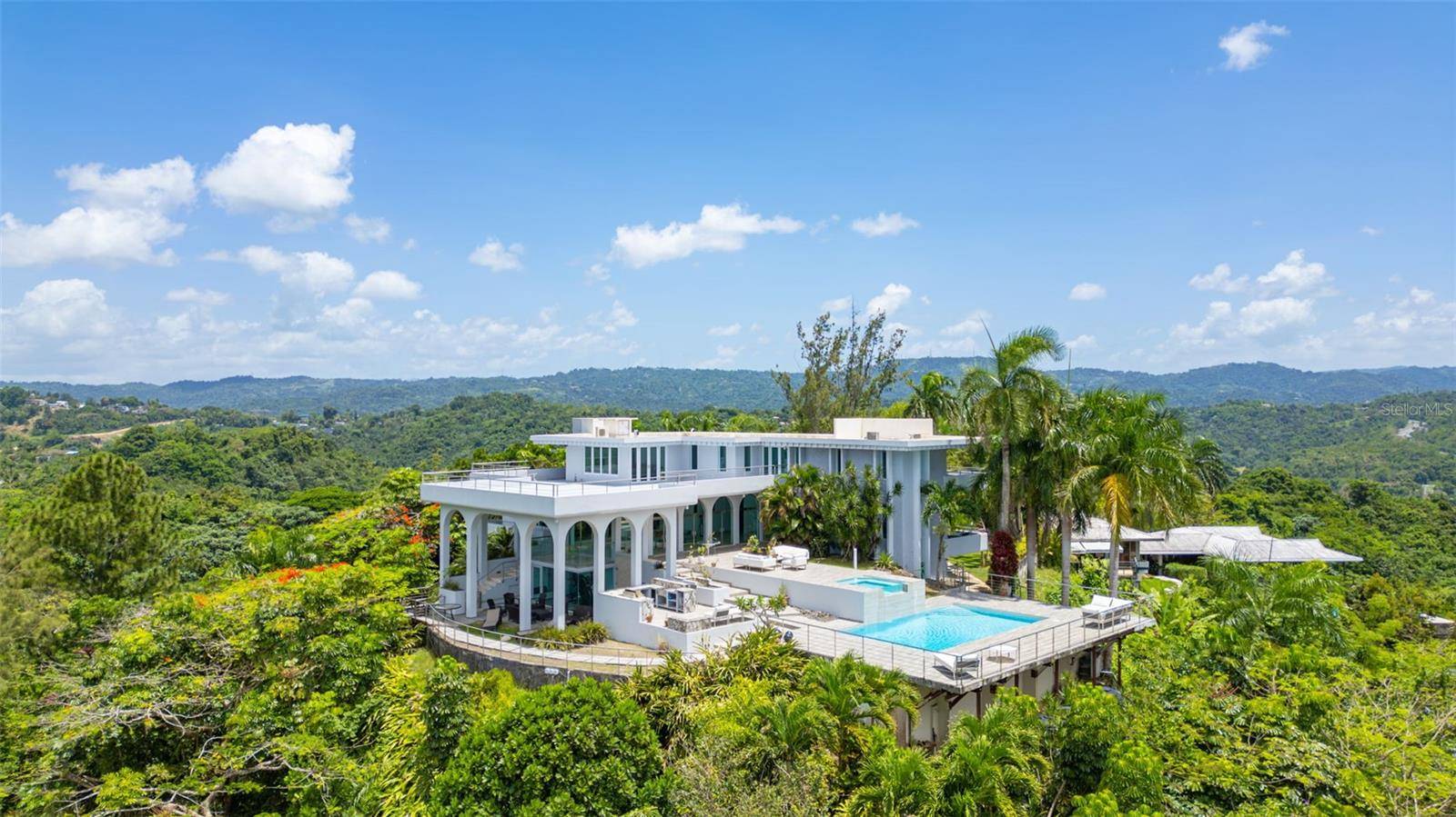 Guaynabo, PR 00965,7 LA ROCA STREET BEVERLY HILLS