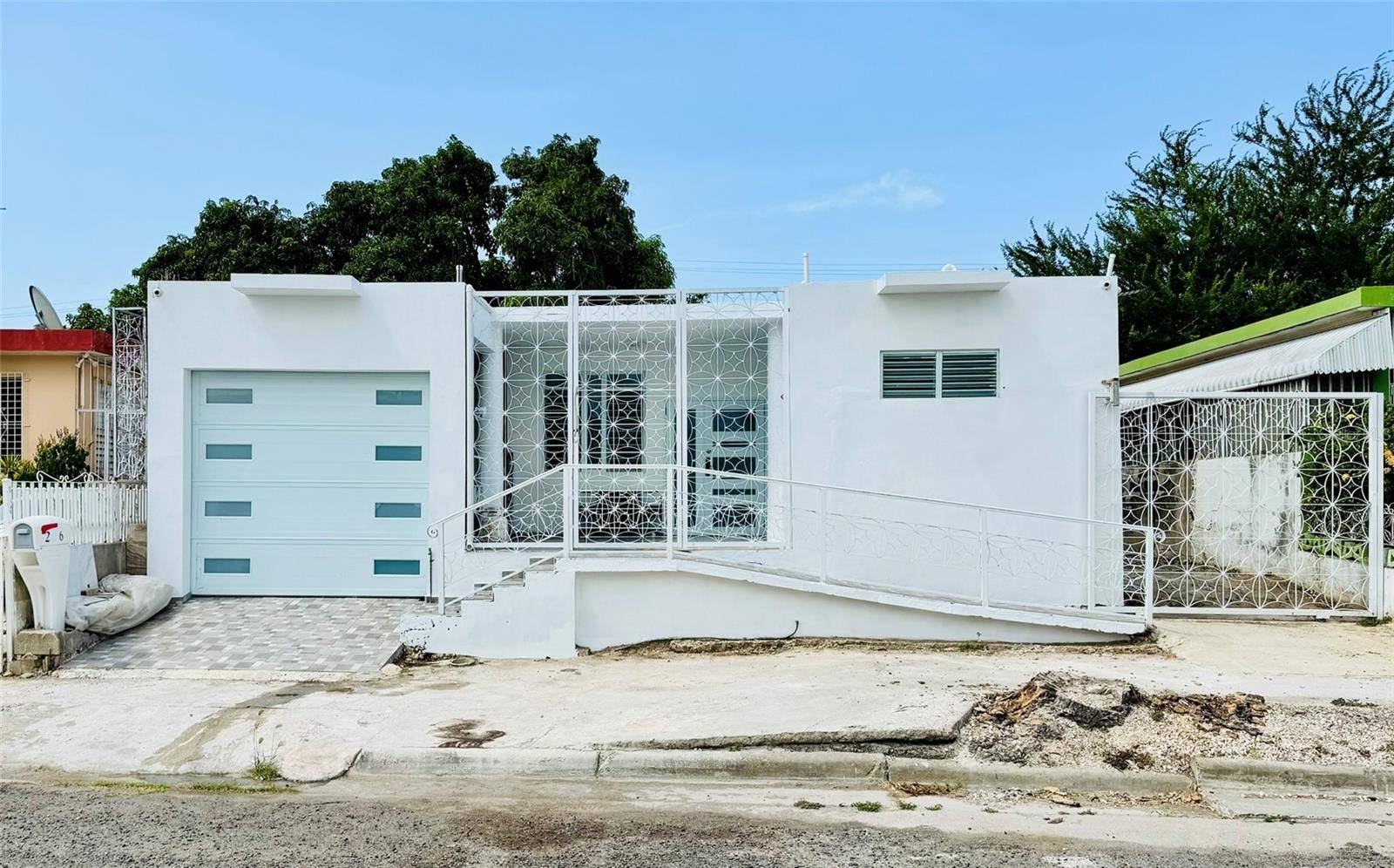 Ponce, PR 00717,Address not disclosed
