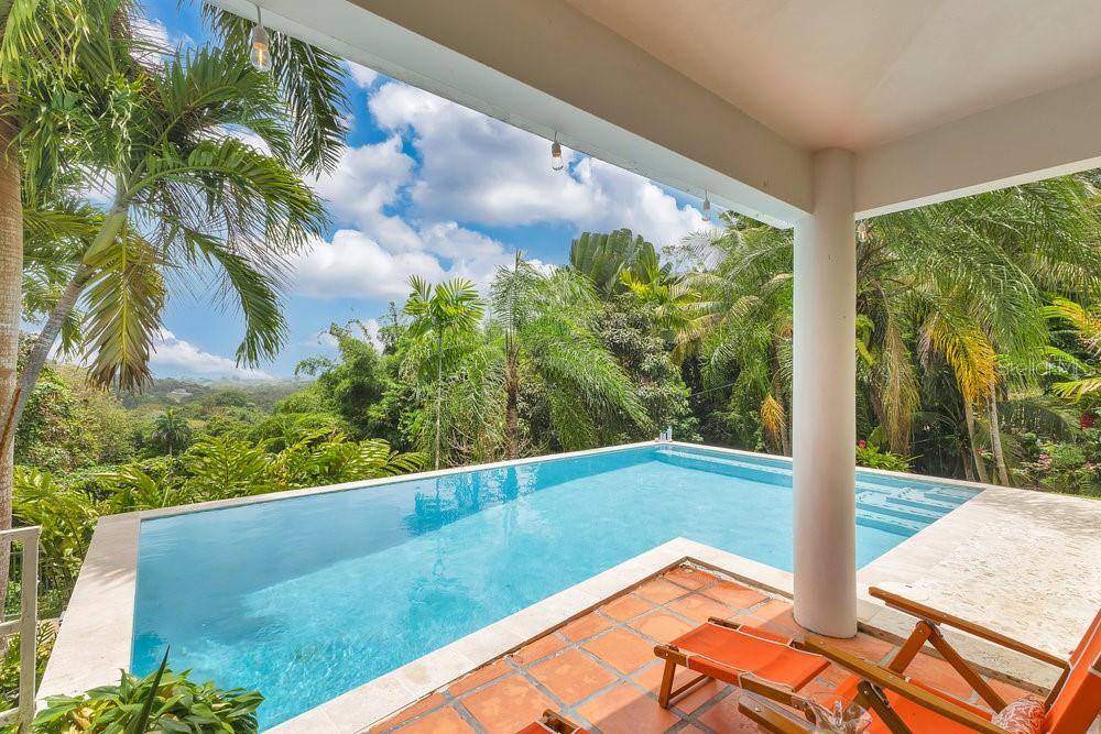 Rio Grande, PR 00745,8th ST. VILLA CASABLANCA- COLINAS DEL YUNQUE #J11