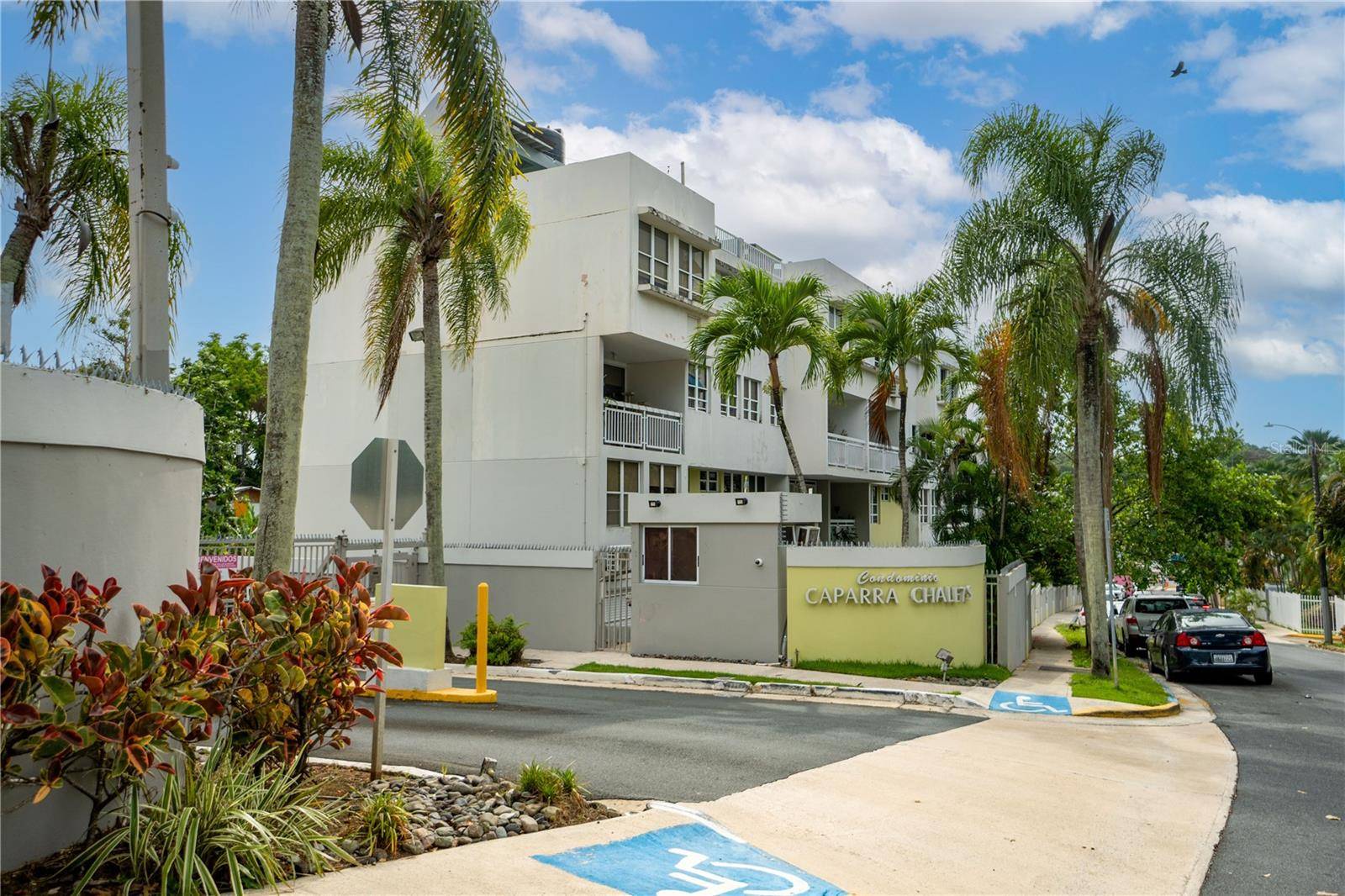 Guaynabo, PR 00966,Cond Caparra Chalets 8 #2A1