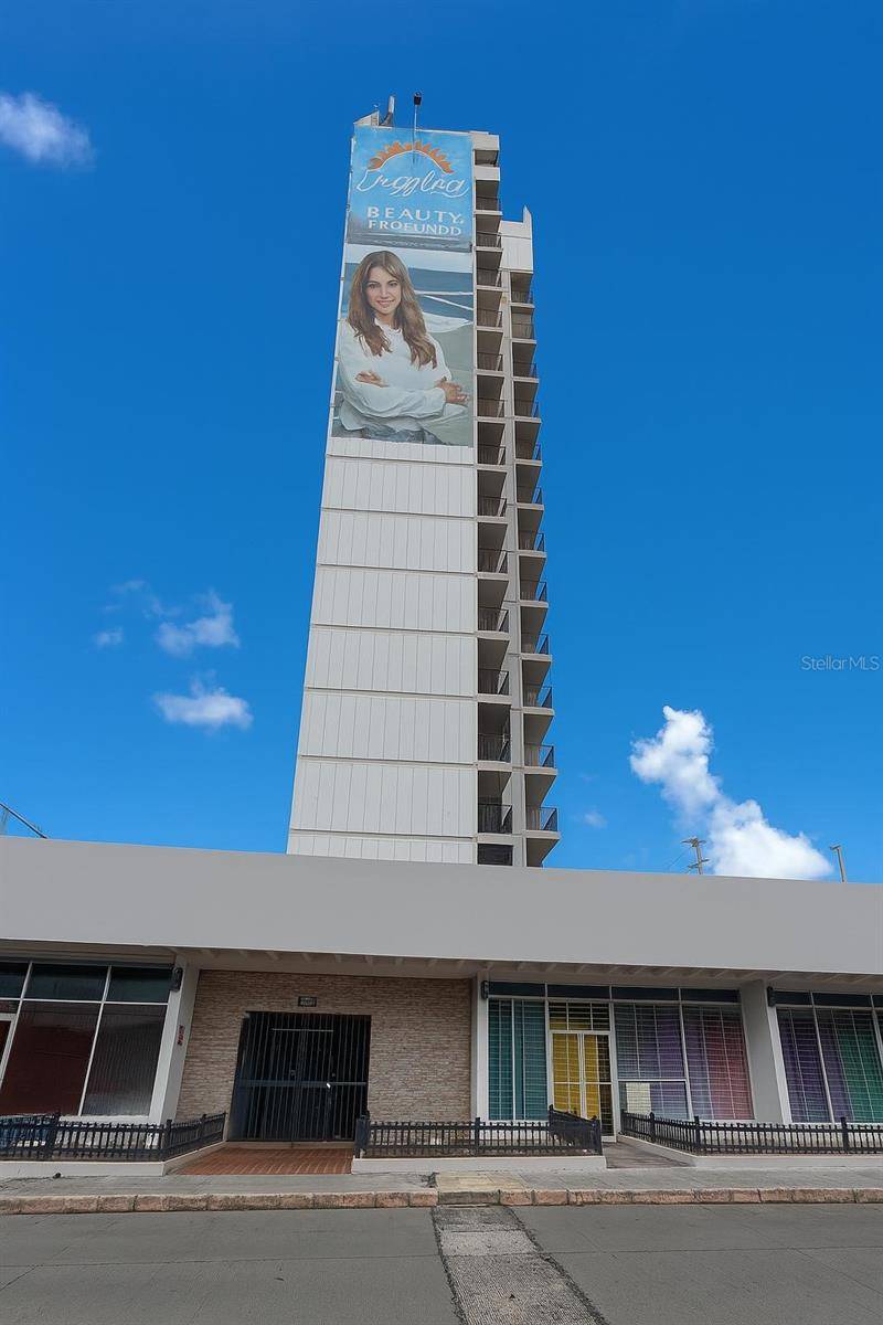 Ponce, PR 00717,1267 AVE HOSTOS COND. EL EMBAJADOR #702
