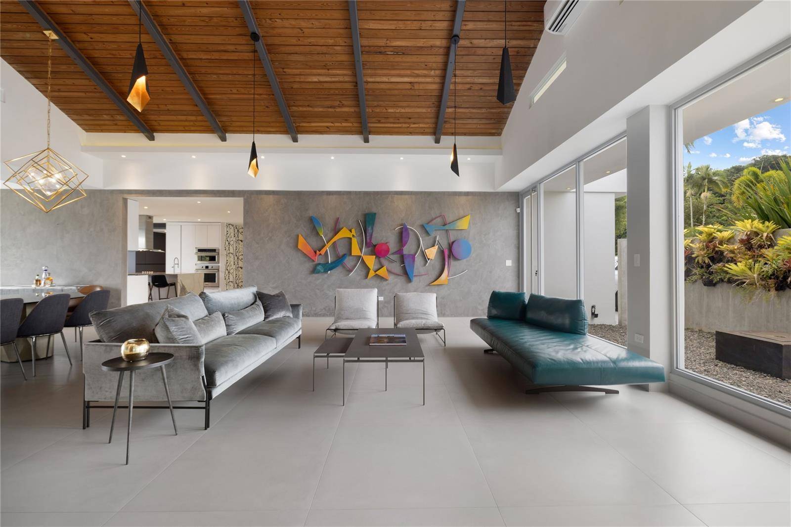 Guaynabo, PR 00969,Reina Isabel 168 LA VILLA DE TORRIMAR