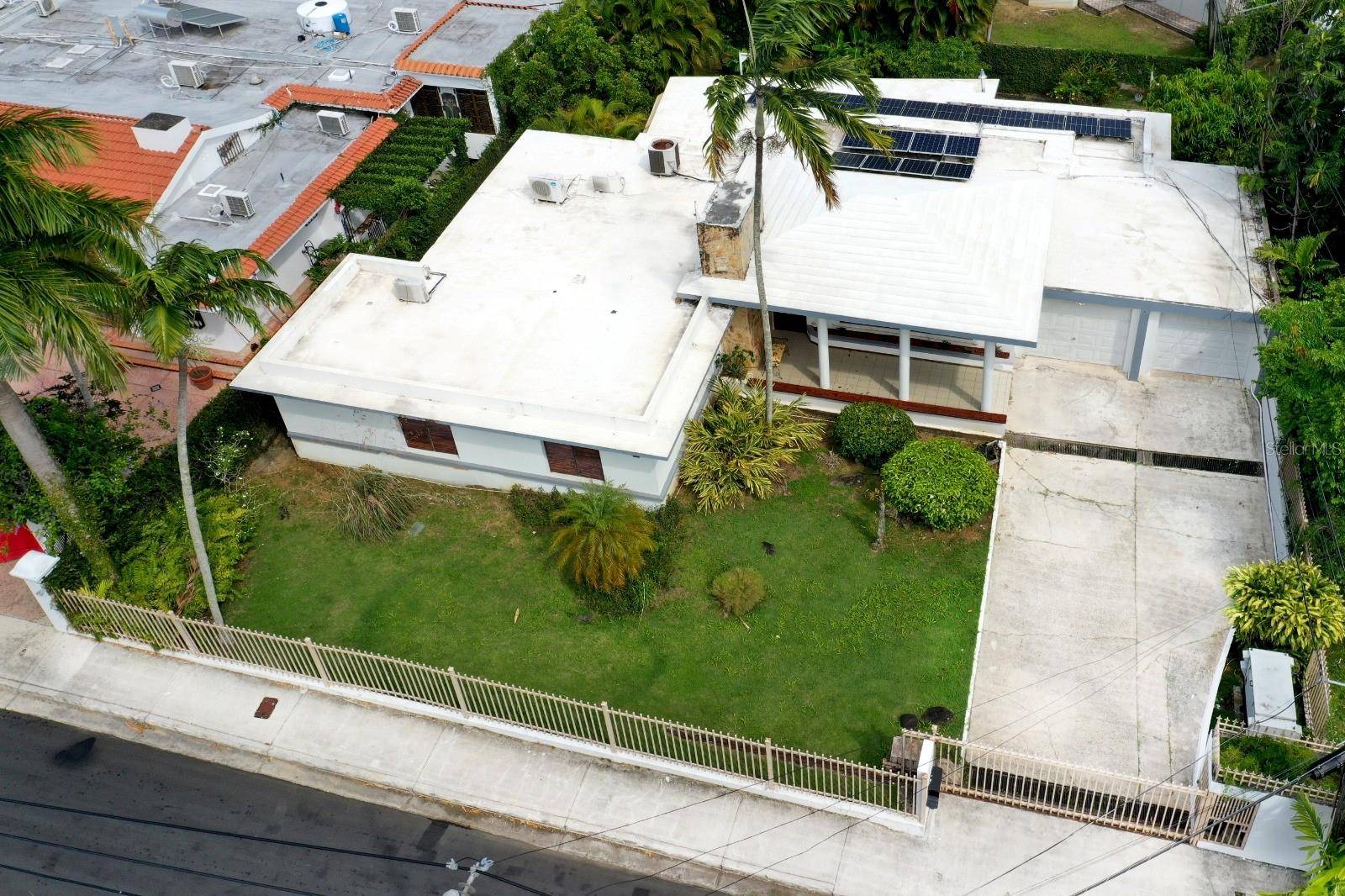 Guaynabo, PR 00966,. J ST #3