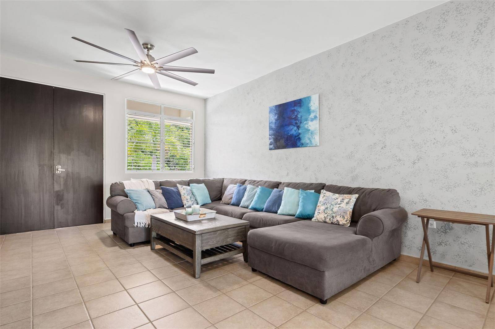 Humacao, PR 00791,180 PALMAS DRIVE #52-03