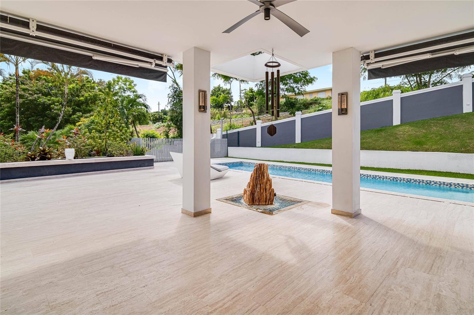 Guaynabo, PR 00969,4 OESTE #G32
