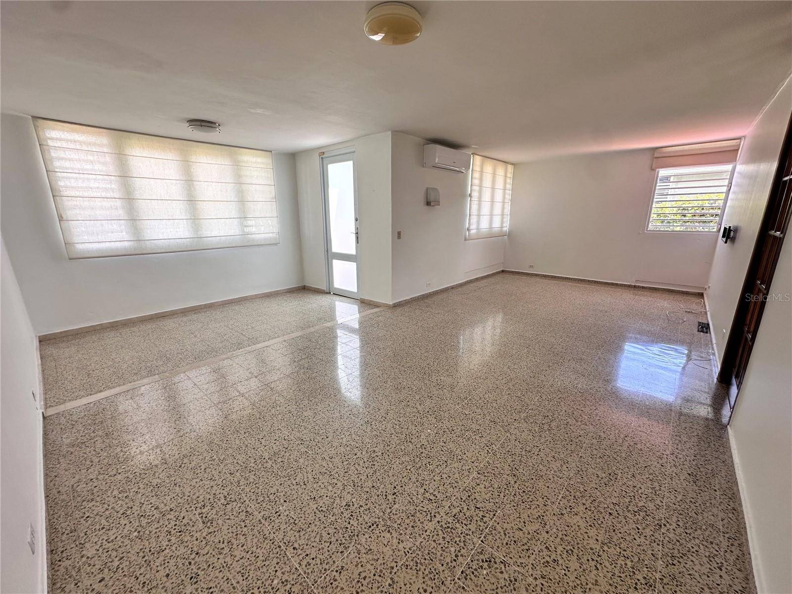 Guaynabo, PR 00969,T-14 CALLE MCKINLEY